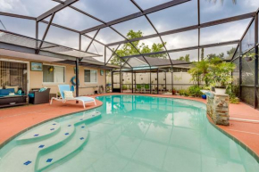 25 Mi to Disney Home with Shared Pool in Orlando